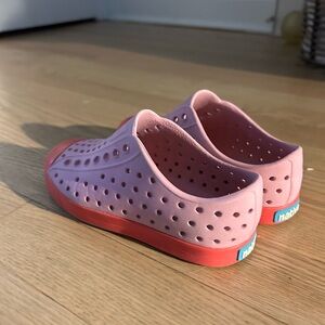 Native Kids Water Shoes - Pink and Red